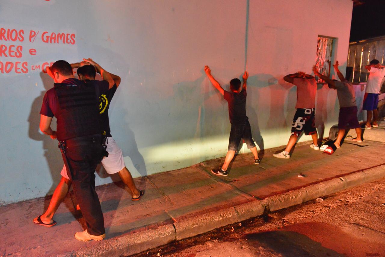 18 pessoas são presas e 22 veículos recuperados durante operação integrada em Manaus