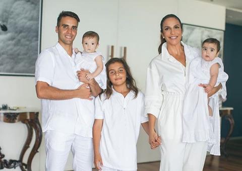 Ivete Sangalo batiza as gêmeas Marina e Helena, veja fotos