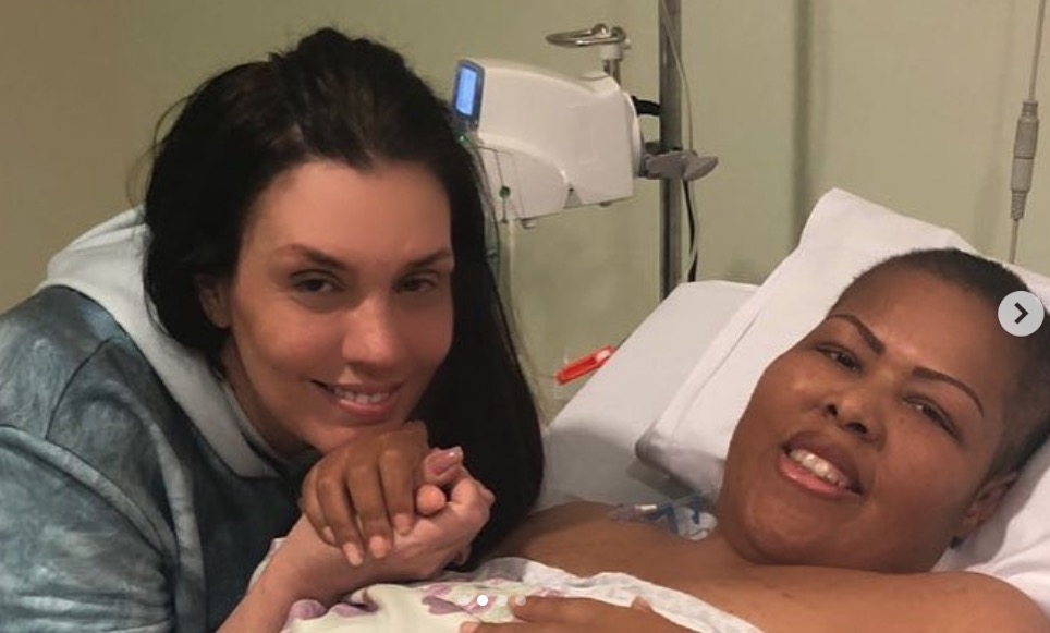 Com câncer, Deise do Fat Family recebe visita de Simony no hospital