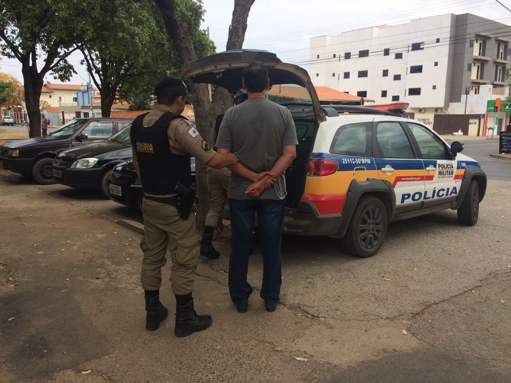 Mulher é assassinada a tiros pelo ex-marido que não aceitava fim de relacionamento, diz polícia 