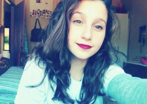 Casaco prende em porta de ônibus e estudante morre ao ser arrastada