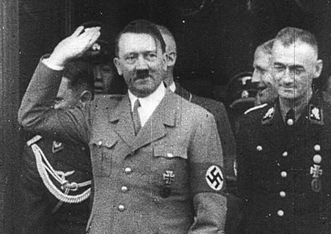 Embaixada da Alemanha explica o nazismo e brasileiros rebatem 'partido de Hitler era socialista'