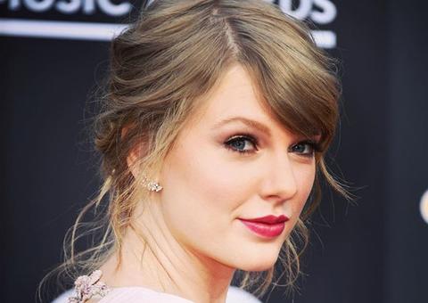 Taylor Swift coloca mansão à venda por R$ 11,4 milhões ; Veja fotos