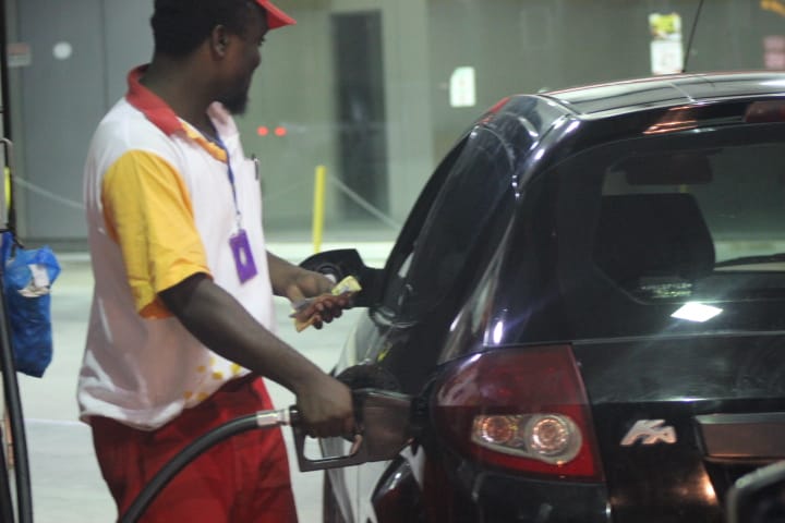 Em Manaus, postos de combustíveis iniciam reajuste e gasolina chega a R$ 4,99 