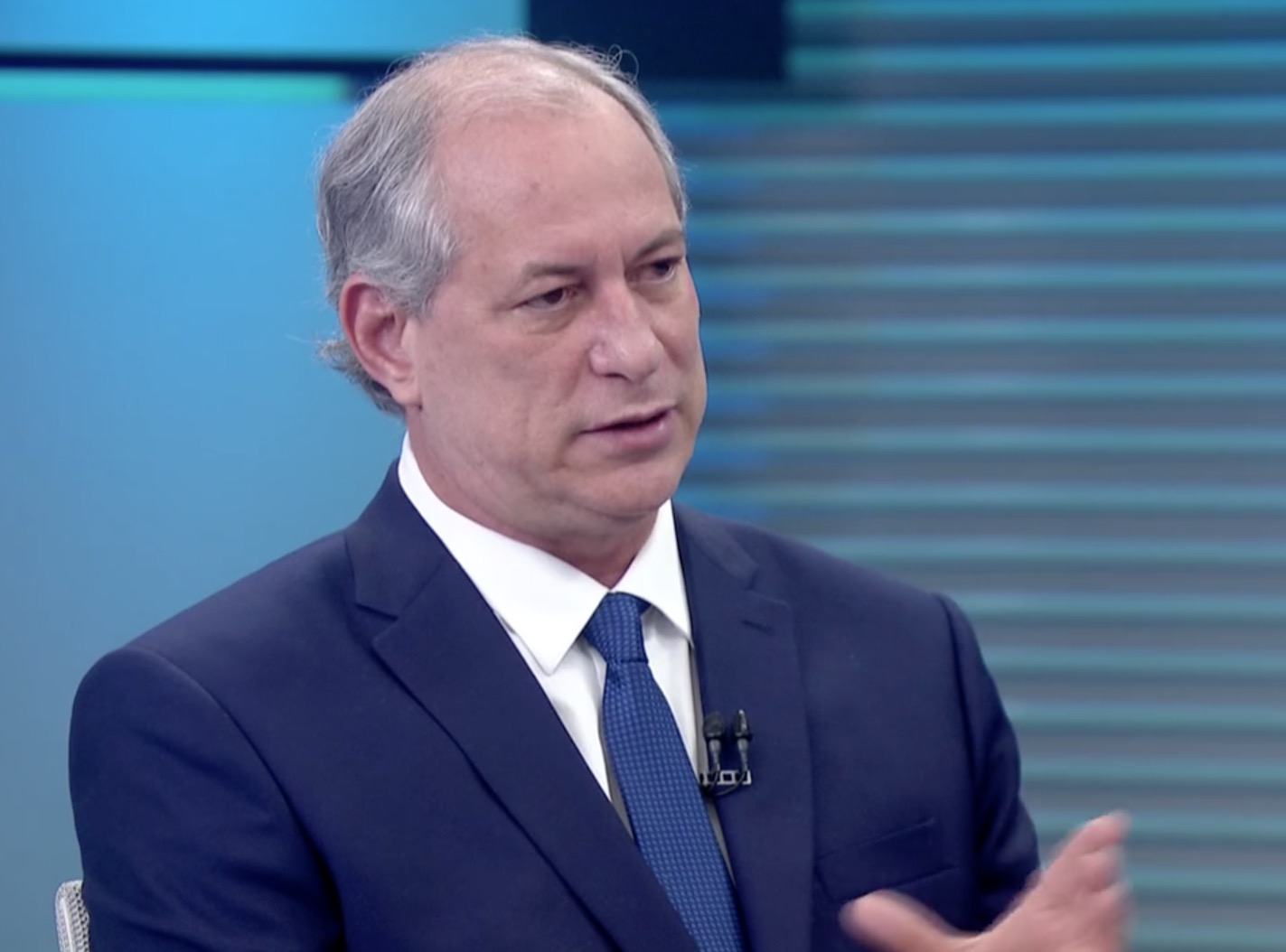 'Esse Mourão está escalando o golpe no Brasil', diz Ciro sobre vice de Bolsonaro  