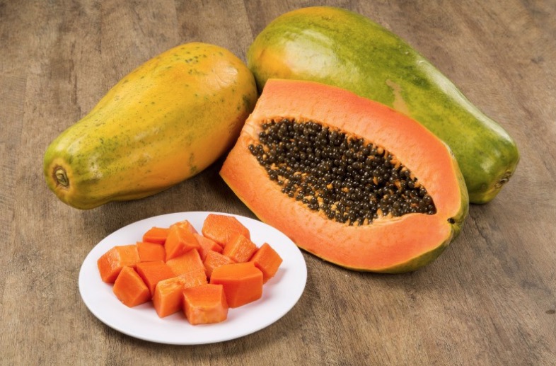 Mamão é poderoso antioxidante e previne doenças cardíacas. Saiba mais