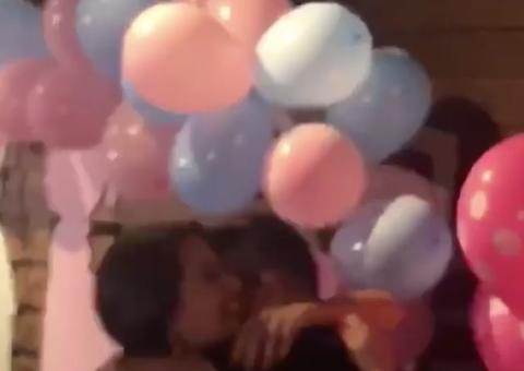 Cantor Felipe Araújo surpreende fãs ao anunciar que será pai e mostra chá da revelação