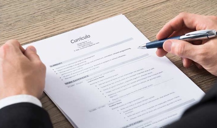 Aprenda como organizar suas experiências profissionais no currículo