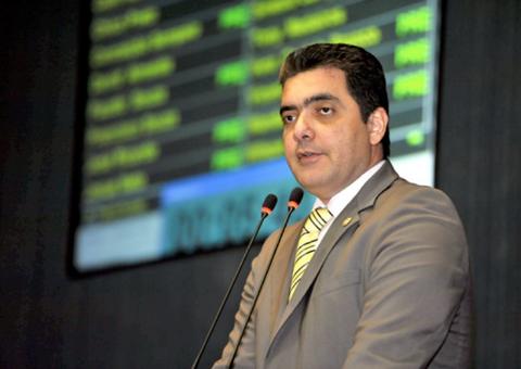 Candidatura do deputado Abdala Fraxe é barrada pelo TRE