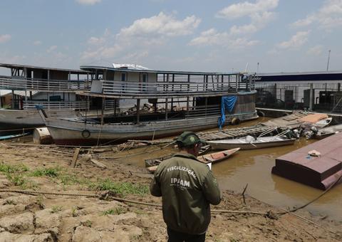 Empresa que administra porto onde barco explodiu é multada em R$ 350 mil