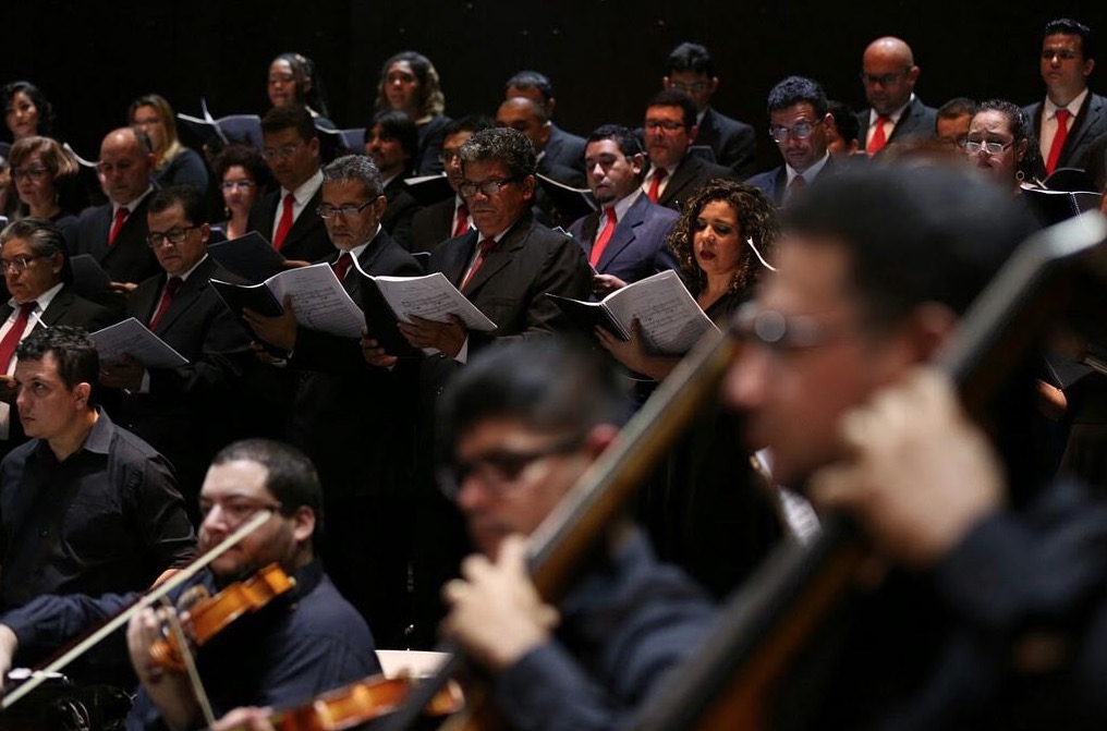 Coral do Amazonas e Orquestra Amazonas Filarmônica homenageiam Santa Cecília, nesta quinta