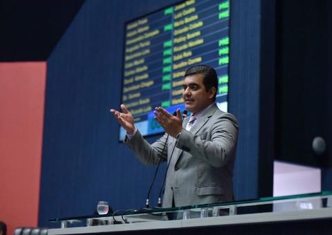 Justiça Federal anula decisão do TRE de barrar candidatura de Abdala Fraxe