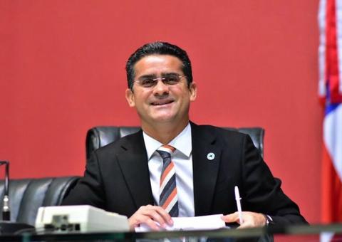 David autoriza gastos de R$ 827,9 mil para reforma do plenário, sofás e poltronas da Aleam