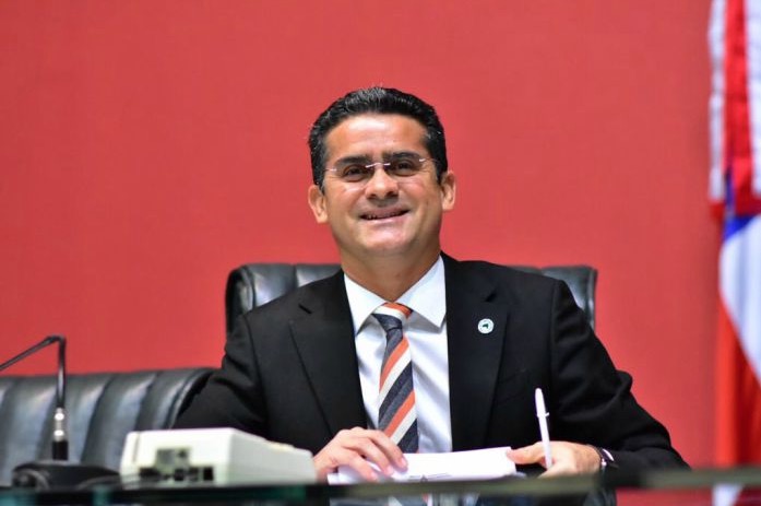 David autoriza gastos de R$ 827,9 mil para reforma do plenário, sofás e poltronas da Aleam