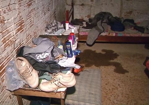 Empresa terá que pagar R$ 680 mil a trabalhadores alojados em galinheiro