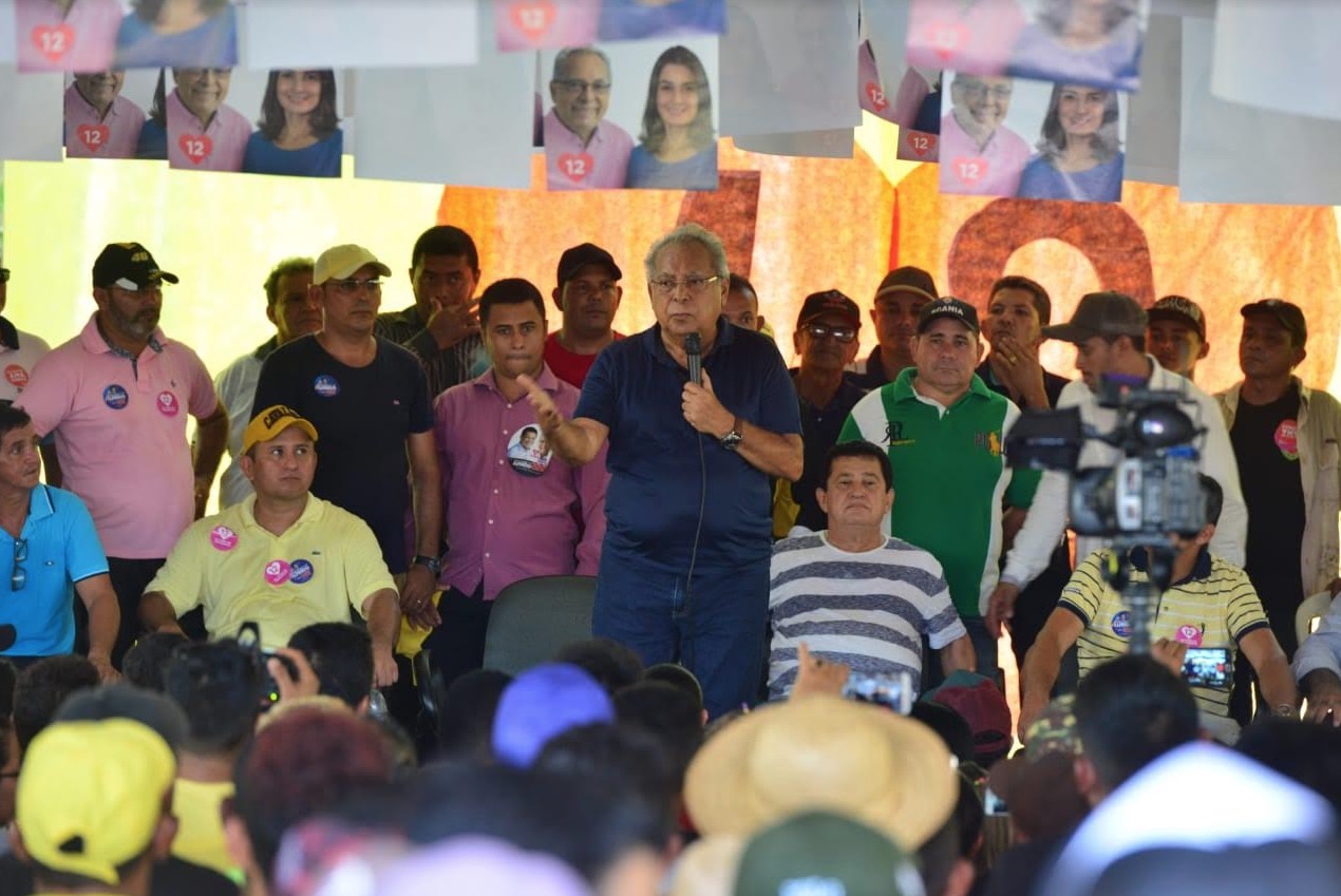 Em Juruá, Amazonino destaca investimentos na área de educação