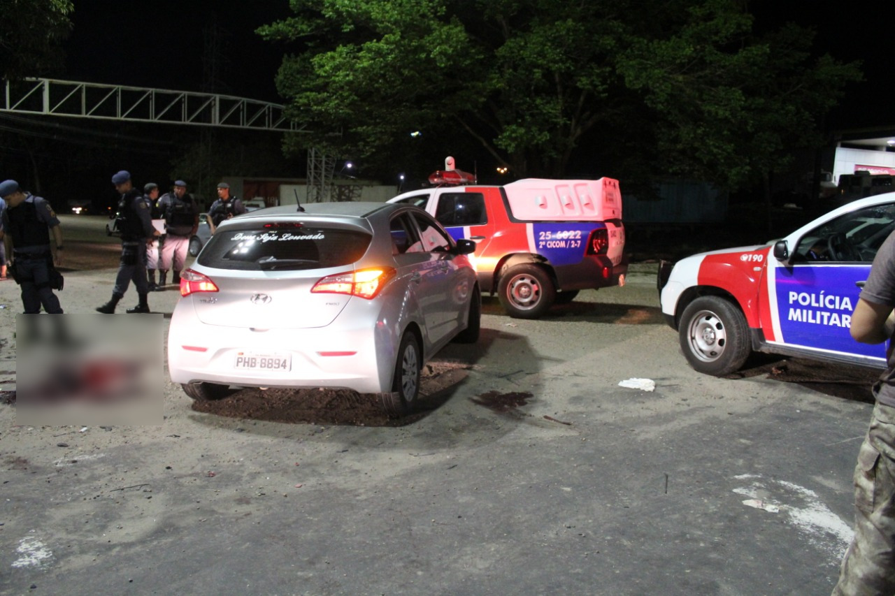 Dois homens são mortos a tiros e três ficam feridos após tentativa de assalto em Manaus