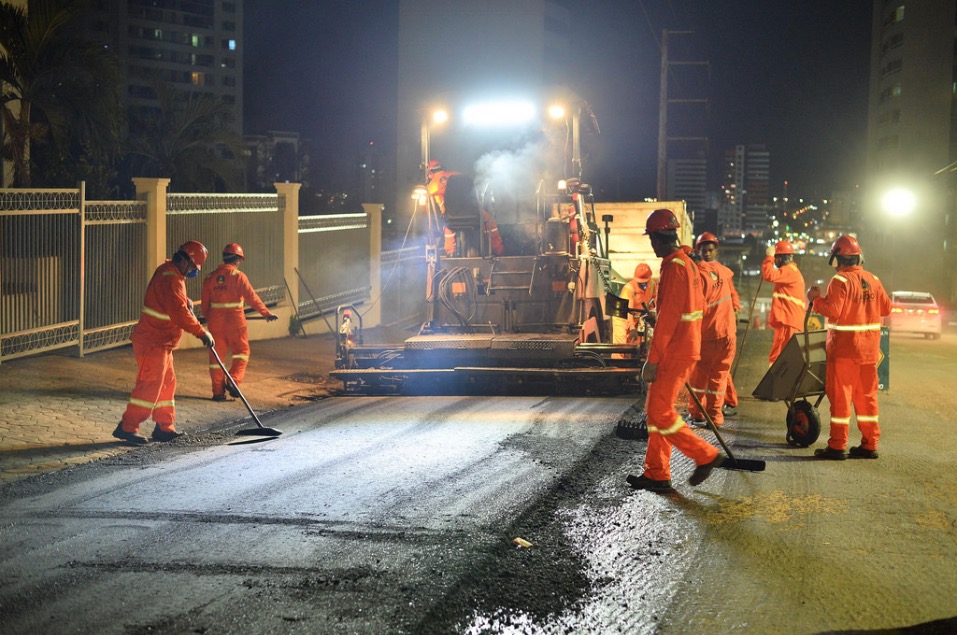 Prefeitura leva recapeamento para mais dois corredores viários de Manaus