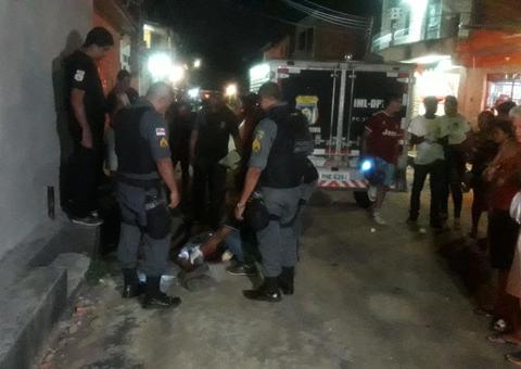 Em muro do 'Comando Vermelho', homem é assassinado a tiros em Manaus