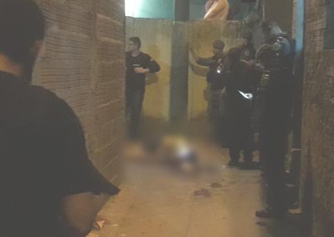 Adolescente de 17 anos é assassinado com 5 tiros na cabeça em Manaus