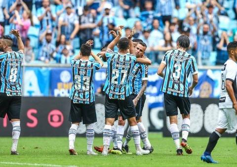 Grêmio vence Ceará e ultrapassa Flamengo provisoriamente