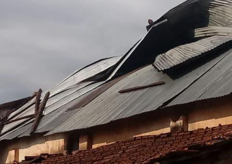 Temporal no RS deixa mais de 360 mil residências sem luz