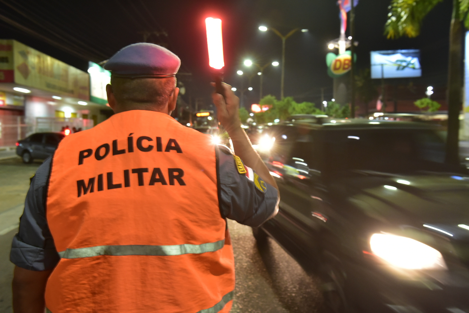 Dois homens são presos e seis adolescentes apreendidos durante operação em Manaus