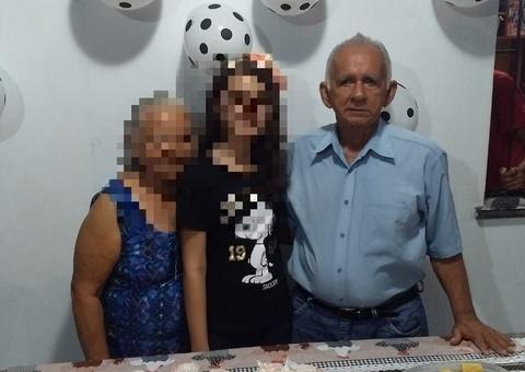 Em Manaus, motorista avança sinal vermelho e atropela casal de idosos 