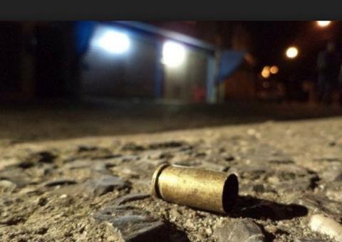 Homem é morto a tiros dentro de comércio de Manaus 