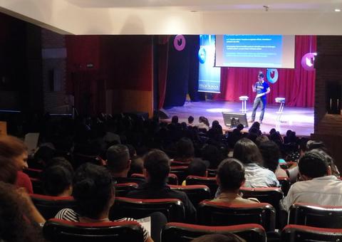 ‘Enem Talks' encerra inscrições para aulões gratuitos nesta terça-feira