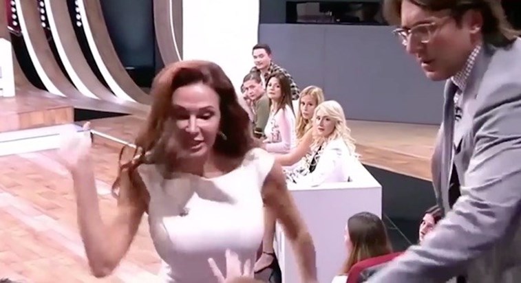 Atriz viraliza na internet após avançar em mulher que fez comentário maldoso 'pelo meu filho'