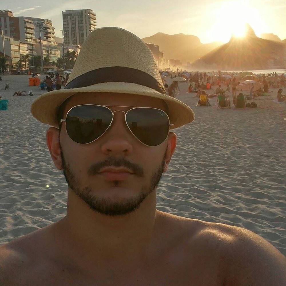 Homem esfaqueado por cantor sertanejo perdeu parte do crânio e está na UTI