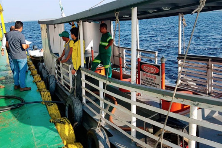 ANP fiscaliza flutuantes revendedores de combustíveis no Amazonas