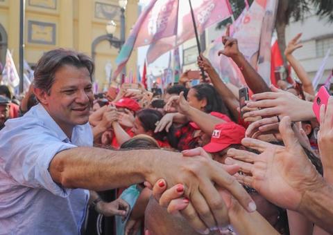 Haddad faz caminhada e ato político no Centro de Manaus