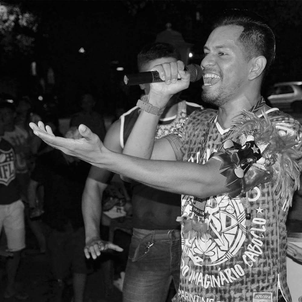 Cantor do Boi-Bumbá Caprichoso Luciano Brasil morre em Manaus