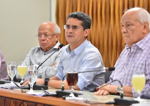 A empresários, David Almeida se compromete a desburocratizar o Estado para atrair investidores