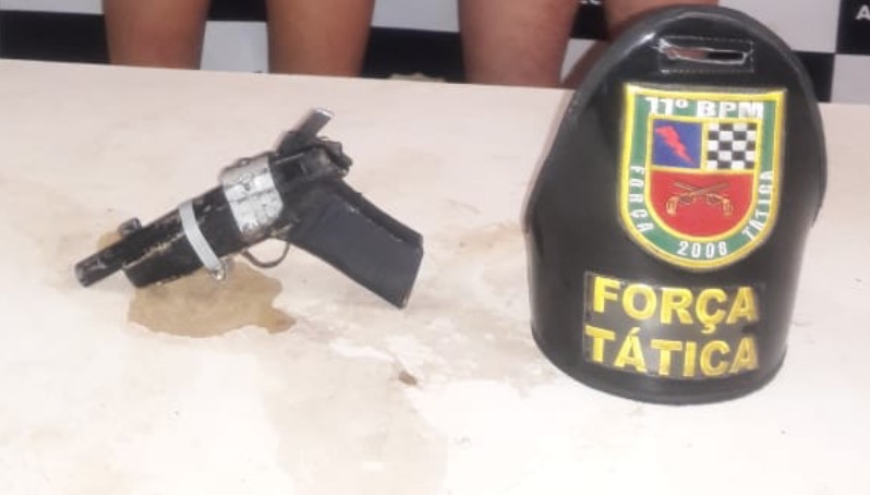 Estudantes são apreendidos com simulacro de arma de fogo em escola no Amazonas