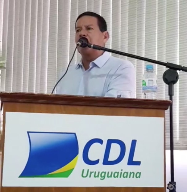 Mourão ataca 13º salário e Bolsonaro reage: 'criticar é ofensa a quem trabalha'