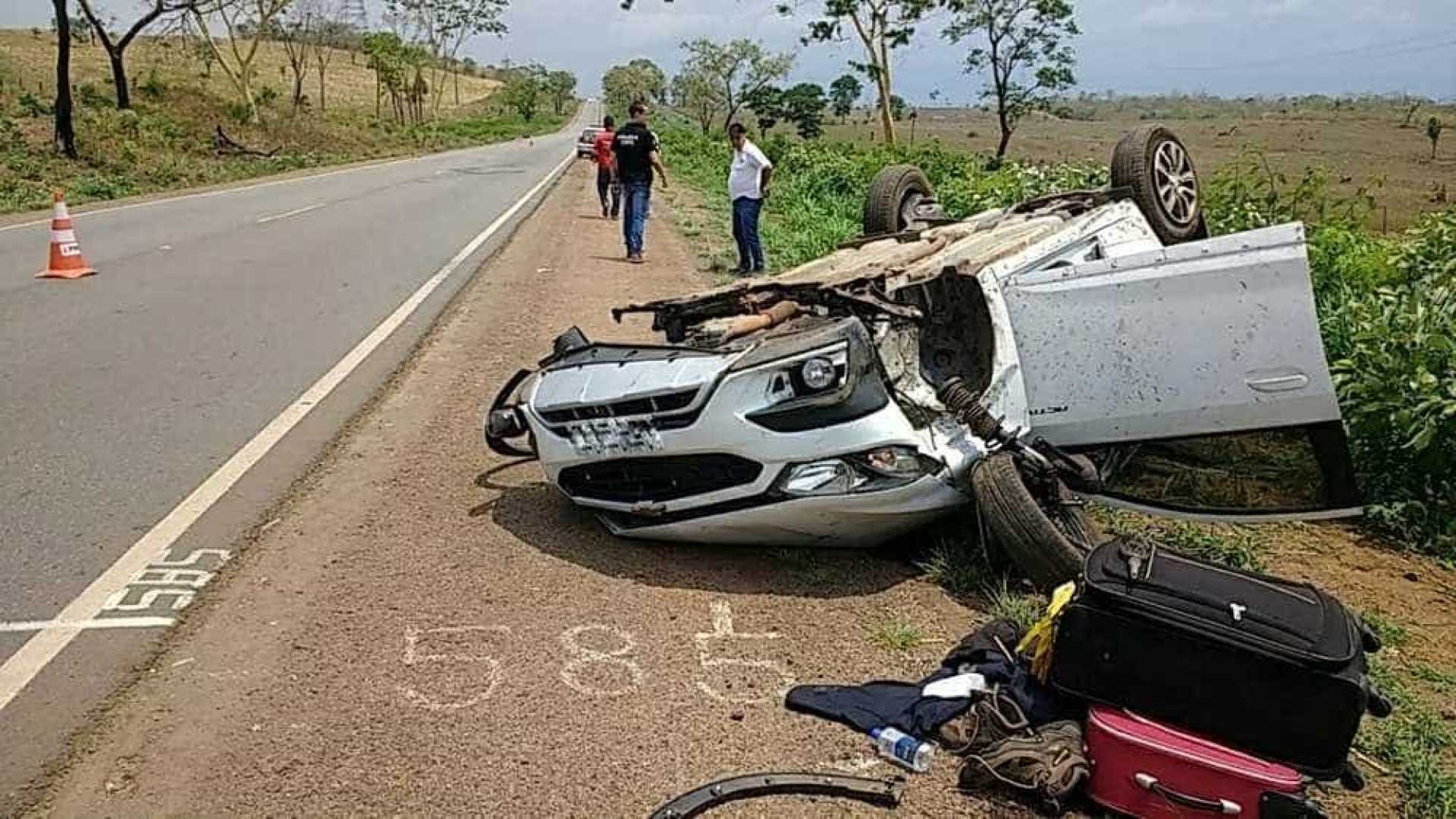 Após festa de despedida, delegado morre ao capotar carro em rodovia