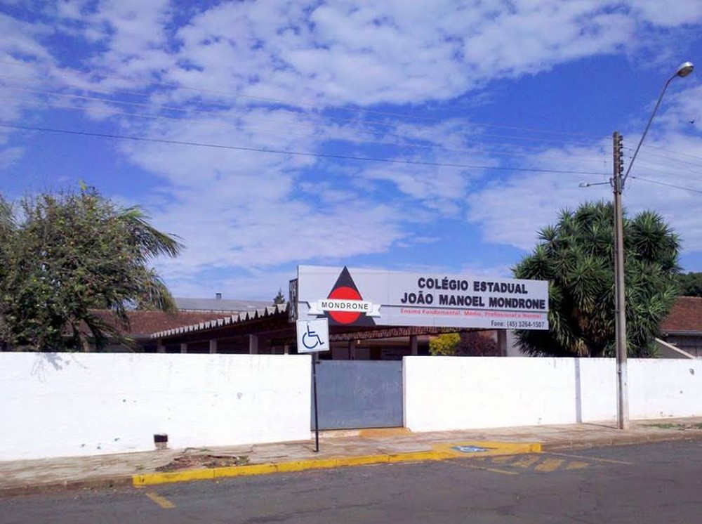 Adolescente abre fogo em escola e deixa dois feridos; um em estado grave