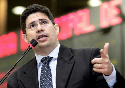 Hissa Abrahão diz: 'o povo não pode eleger ao Senado quem teve oportunidade de fazer e não fez’