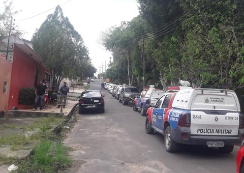 Com faca cravada no olho, motorista de aplicativo é achado morto em matagal de Manaus