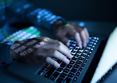 Facebook relata falha na segurança que afeta quase 50 milhões