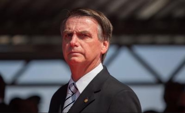 Bolsonaro omitiu bens avaliados em R$ 2,6 milhões à Justiça Eleitoral, mostram dados de cartórios