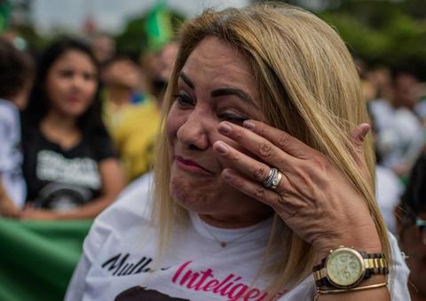 Chaveiro que arrombou cofre diz que ex-mulher atribui furto a Bolsonaro