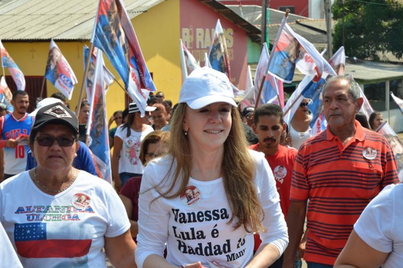 Vanessa pede e juiz suspende propaganda onde Plínio diz que 'ela busca se livrar da cadeia'