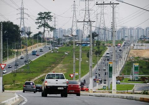 Criminosos assaltam clientes em bar e trocam tiros com PM em Manaus
