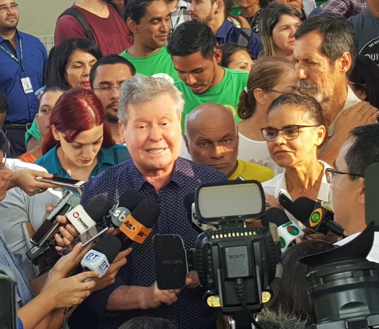 Arthur declara apoio a Marina e diz que ela busca unir a pátria brasileira 