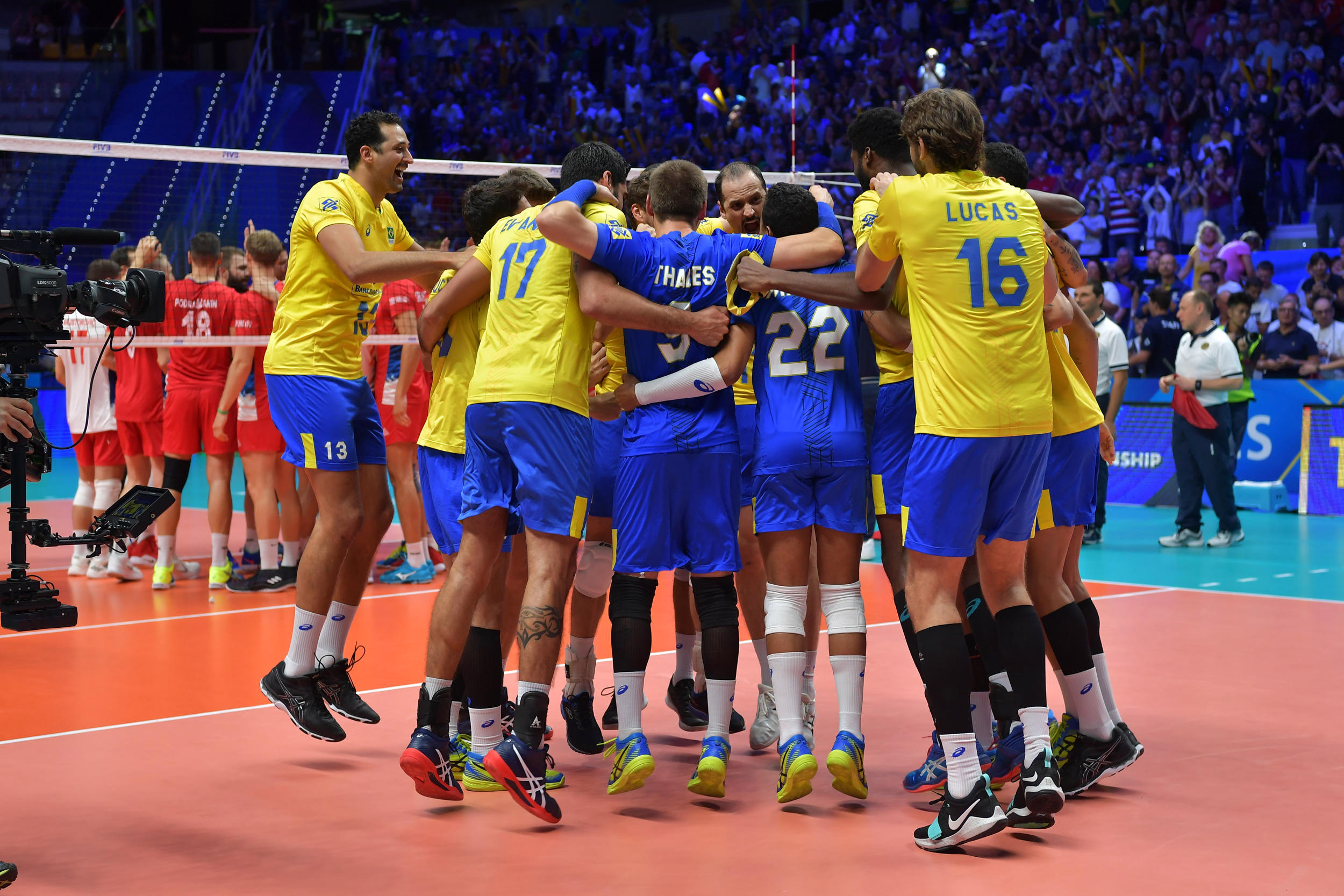 Com 'gostinho de revanche', Brasil enfrenta Polônia na final do Campeonato Mundial de vôlei