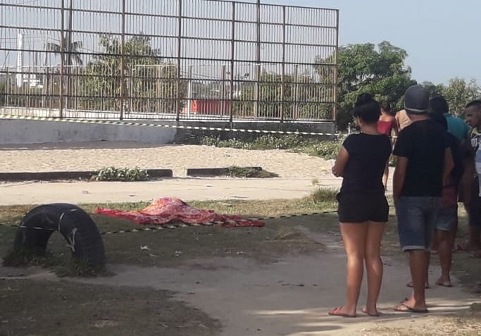 Em Manaus, homem é arrastado e espancado até a morte na frente de Mini Vila Olímpica